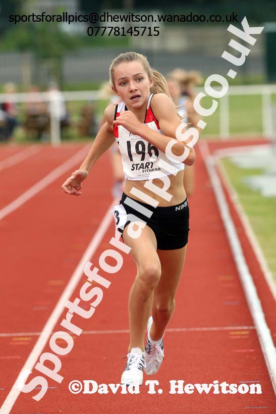 Girls under-13s 800 metres, Northern Under-13s, U-15s and 17s Championships. Photo: David T. Hewitson/Sports for All Pics